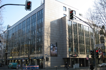 Büro- & Einzelhandelsflächen in zentraler Lage provisionsfrei zur Miete. Moderne Büroausstattung