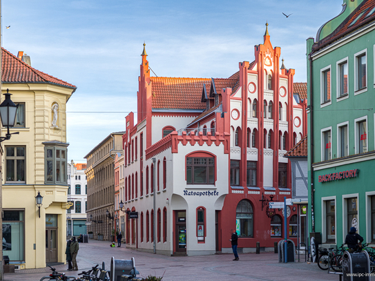 Tolle Praxisfläche in direkter Nachbarschaft zum Rathaus.