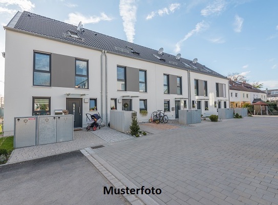 2-Familienhaus nebst Doppelgarage + provisionsfrei +