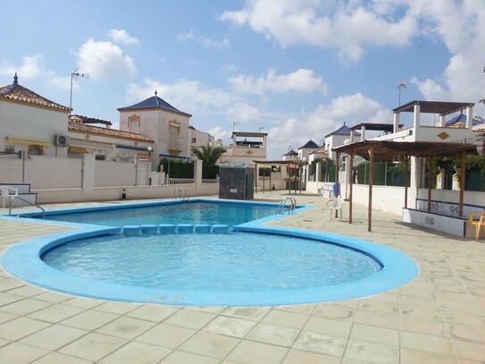 Schönes Haus mit acht Zimmern in Torrevieja