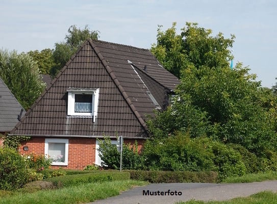 Einfamilienhaus und Garage + provisionsfrei +