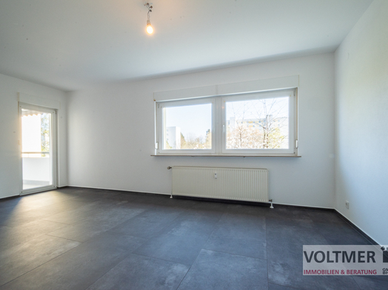 AUSZEIT - komplett renovierte Etagenwohnung mit überdachtem Balkon in Wellesweiler!