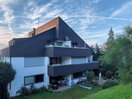 Helle 1,5-Zimmer-Wohnung mit EBK und Stellplatz in waldnaher Halbhöhenlage von Stuttgart-Süd