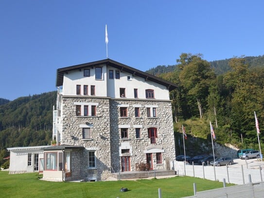 FERIENWOHNUNG MIT GARTEN MIT SPEKTAKULÄREM ALPENBLICK