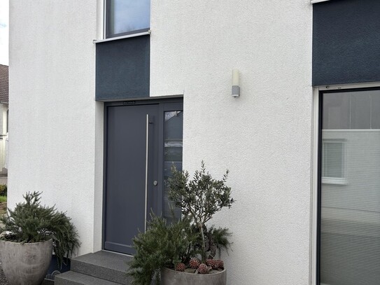 Verkaufe modernes Einfamilienhaus A+ von privat