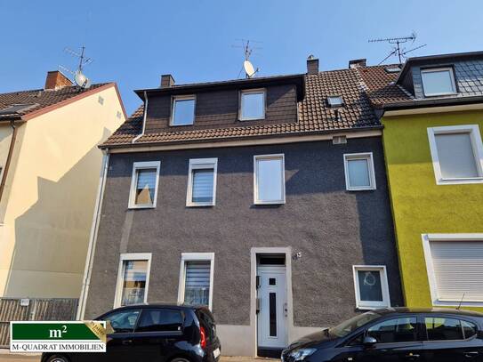 Charmantes Zweifamilienhaus mit Einliegerwohnung 4 Garagen und Garten in Köln/Dünnwald