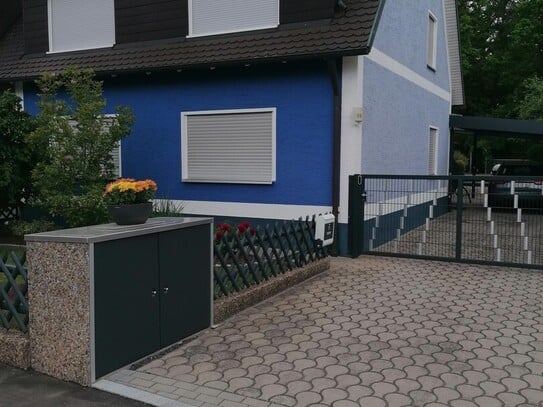 Hochwertige-luxuriöse Doppelhaushälfte in Traumlage und Dachterrasse mit Blick in den Wald!