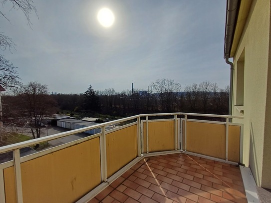 Neu renovierte Wohnung mit Weitblick - 3. OG mitte