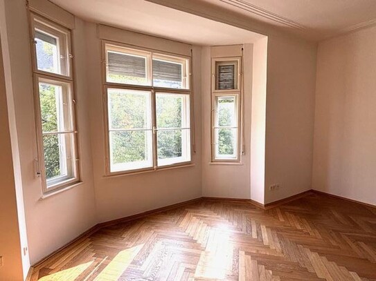 Kompl. saniert mit toller EBK, sehr helle 3-Zi-Altbau-Wohnung, Altbogenhausen, kein Balkon!