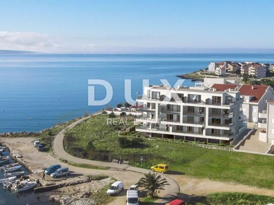 INSEL PAG, POVLJANA - Luxuriöse Dreizimmerwohnung, erste Reihe zum Meer