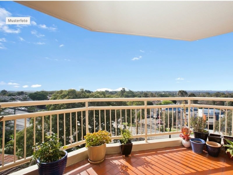 Etagenwohnung in 45279 Essen, Kürenbergweg