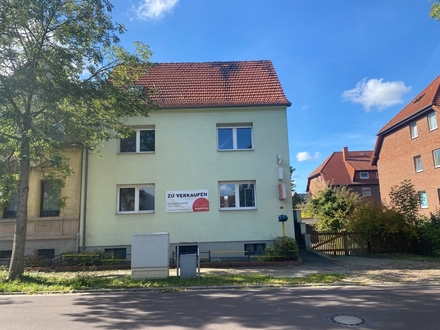 Leeres Haus und tolles Grundstück - 
lassen Sie alle Ihre Wohnträume wahr werden !