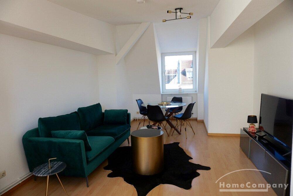 Gemütlich eingerichtete 2-Zimmer-Dachgeschoss Wohnung in Charlottenburg, möbliert - Photo 1