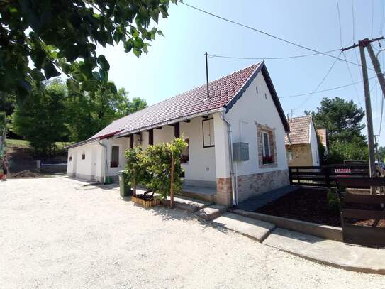 IHR UNGARN EXPERTE Verkauft saniertes Bauernhaus im Weinbaugebiet Nagyberény im Süden des Balaton