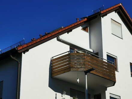 Sonnenverwöhnte Dachgeschosswohnung in Oßweil - Ob dem Schloss 1