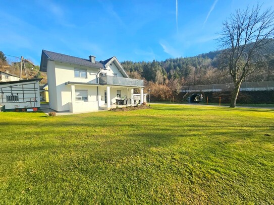 Modernisiertes Einfamilienhaus mit Charme: Großzügige Terrassen, Garten und ideale Lage in Villach