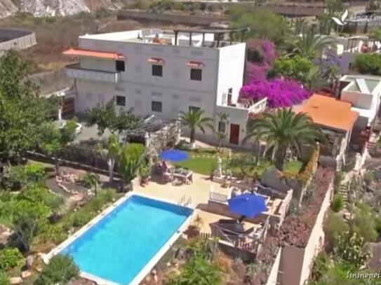 Herrenhausfinca mit mehrern Gästehäusern, Pool und grandiosem Blick nach La Gomera!