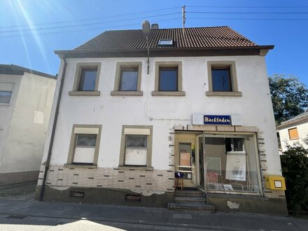 Wohn- und Geschäftshaus mit Scheune in Stelzenberg