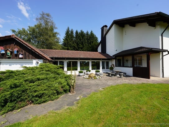 Anstelle Bauernhaus einen Landsitz in Alleinlage mit der Möglichkeit Kleintier,- und Pferdehaltung