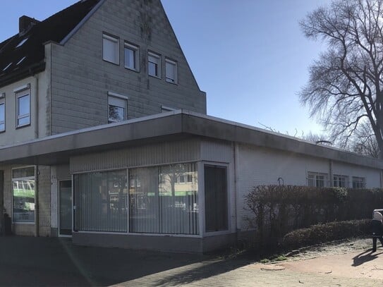 (VERKAUF) Gewerbebungalow mit großem Grundstück und Parkplätzen