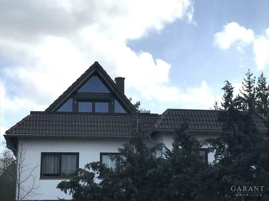 Dachgeschoss-Träumchen mit Kamin und großem Balkon - Stadtnah aber trotzdem auf dem Dorf wohnen!