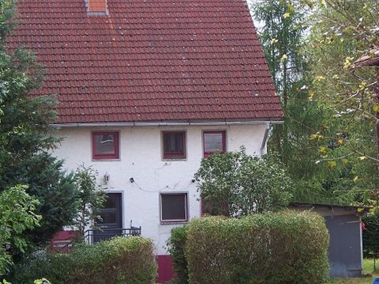 Schnuckeliges Haus mit herrlichem Grundstück