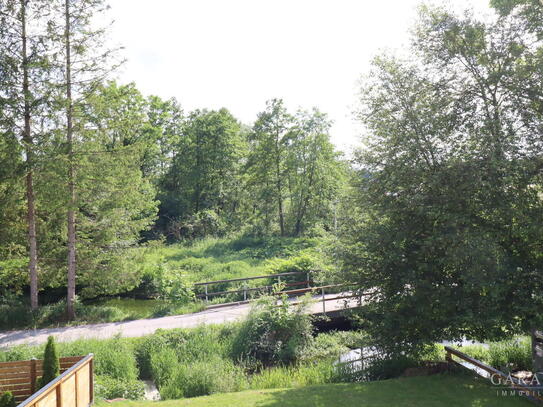 Haus mit Garten zur Entfaltung