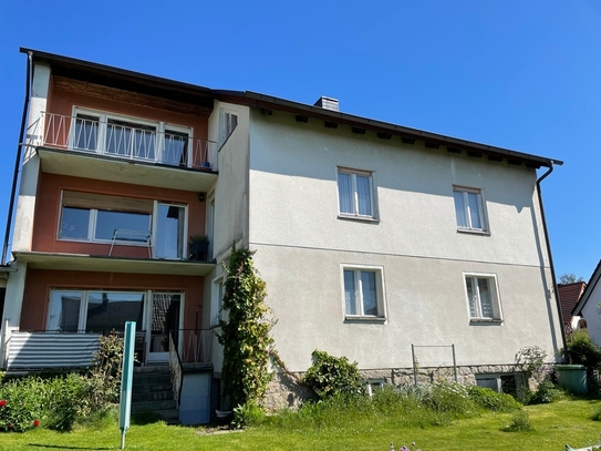 Zweifamilienhaus mit gepflegtem Garten in der Stadt Tirschenreuth sucht neue Bewohner