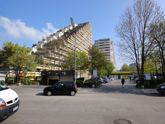 Tiefgaragenstellplatz in München Oberföhring Bogenhausen, sofort frei