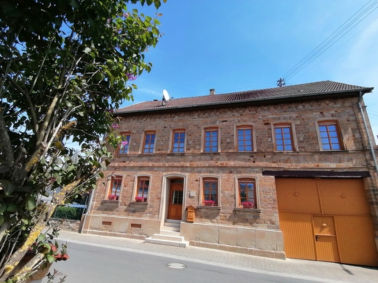 4-SEITEN-HOF mit Haus-Stall-Scheune-Garagen-Carport-Baugrundstück-Rohbau-Weiden- Wald-Tierhaltung....