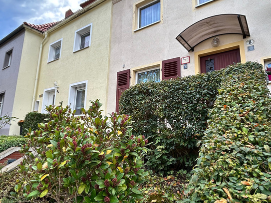 Einfamilienhaus als Mittelreihenhaus mit Garten in Toplage – Dresden