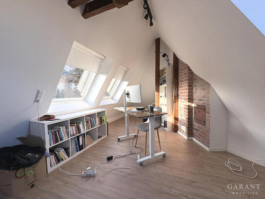 Moderne Dachgeschoss-Wohnung mit Traumblick!