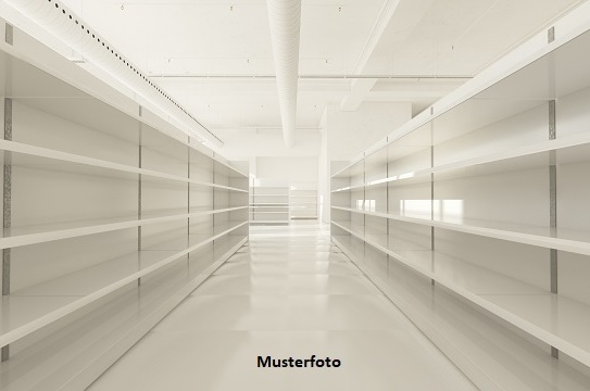 Betriebsgebäude mit Ausstellungsbereich