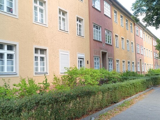 Direkt einziehen oder als Altersvorsorge! Top gepflegte Altbauwohnung nahe S-Bahnhof Tegel