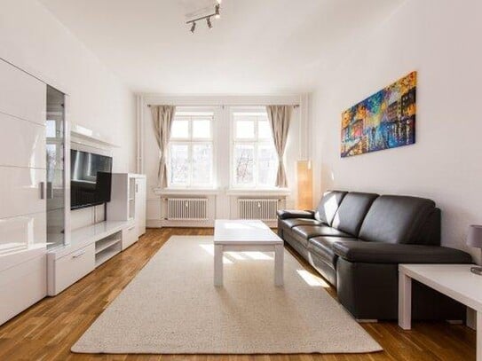 Karl-Marx-Allee .... great location, nice apartment, flexible terms