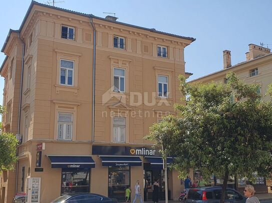 OPATIJA, ZENTRUM – fantastische Wohnung in erster Reihe zum Meer im Zentrum von Opatija in einer historischen Villa mit…