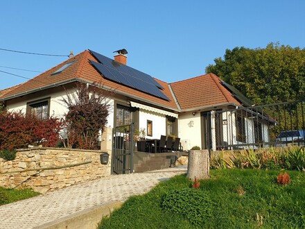 IHR UNGARN EXPERTE verkauft renoviertes Einfamilienhaus im Herzen von Rezi unweit des Plattensees
