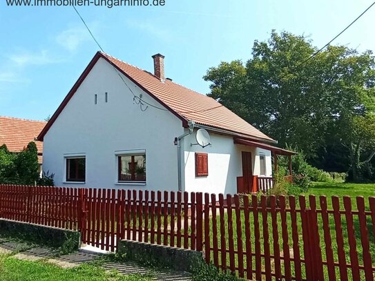 Einfamilienhaus in einem Dorf 20 km südlich des Plattensees zu verkaufen