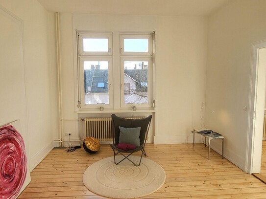 Kernsanierte 3-Zimmer-ALTBAU-Etage mit großer Wohnküche