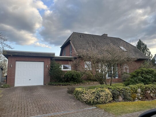 Einfamilienhaus mit gepflegtem Garten in unverbauter Südlage