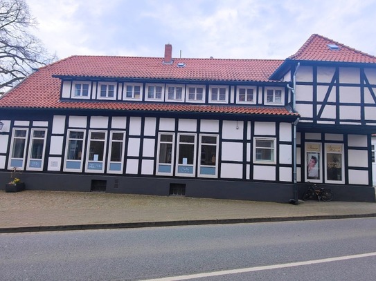 Charmantes Fachwerk: Restaurant, Salon & Wohnhaus in Halle zu verkaufen