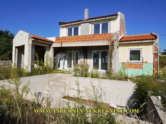 Krk wider surroundings. Detached unfinished house with pool.