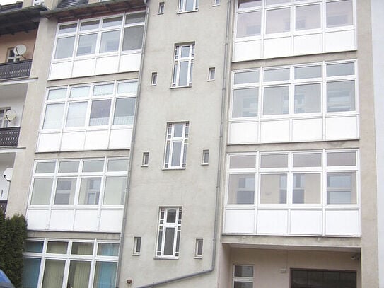 2 Raumwohnung mit Wintergarten und Balkon