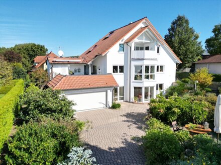 Elegantes Wohnen in Perfektion: Ihr Traumhaus erwartet Sie!