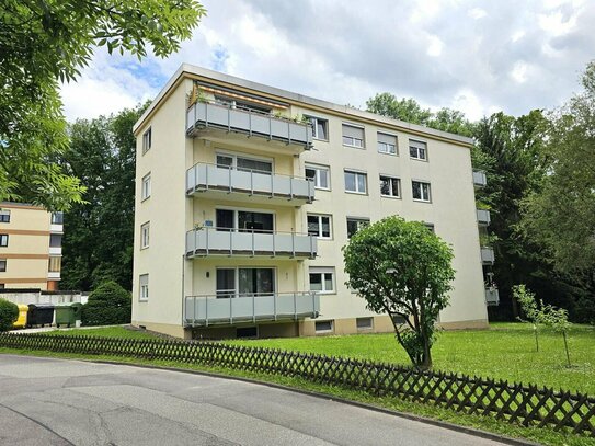 Gepflegte 2 Zi.-Eigentumswohnung mit Balkon u. Garage in ruhiger Lage von Coburg-Süd!