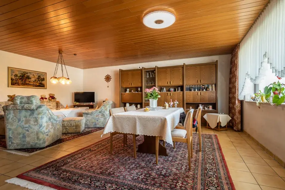                                                               VOLLAUSSTATTUNG - m&ouml;blierte Mietwohnung mit Balkon in Neunkirchen/Wellesweiler                                                       in Neunkirchen (Weiden in der Oberpfalz)