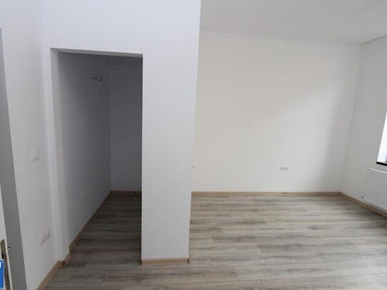 große helle 3 Zimmer Wohnung zentrale Lage mit Balkon