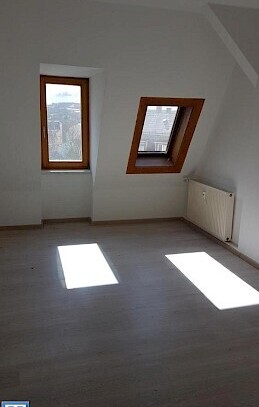 3 Zimmer Dachgeschosswohnung frei ab 01.03.2025