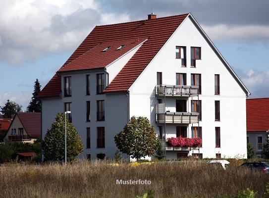 Große 2-Zimmer-Wohnung mit Balkon und Garage