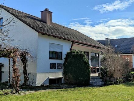 BEZUGSFREIES EFH MIT KAMIN, GARTEN UND GARAGE IN RUHIGER LAGE